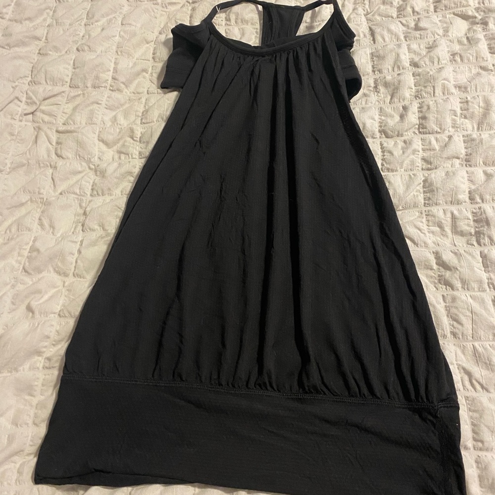 Lululemon workout top with built in bra